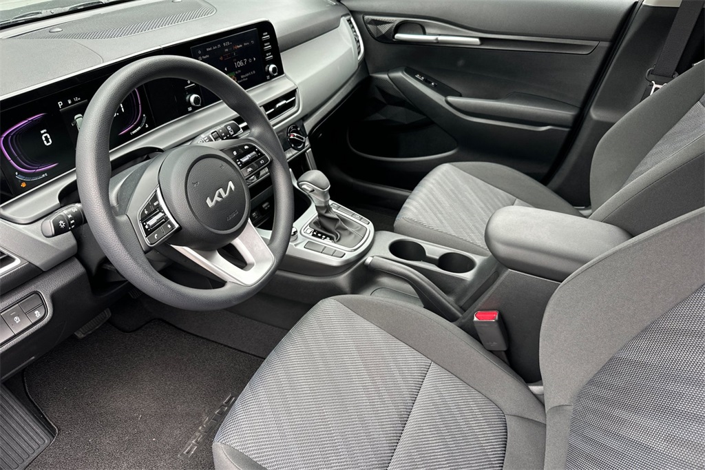 used 2025 Kia Seltos car, priced at $24,947