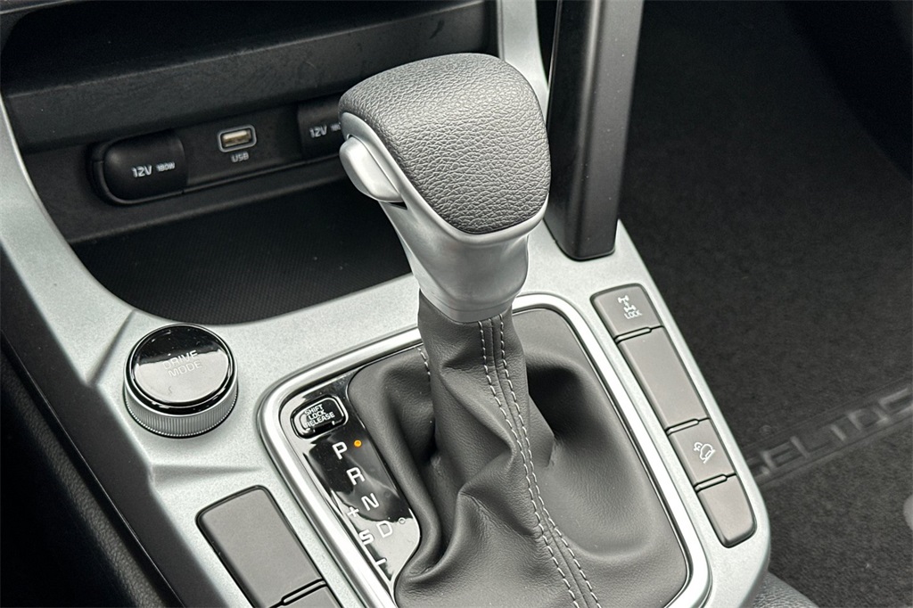 used 2025 Kia Seltos car, priced at $24,947