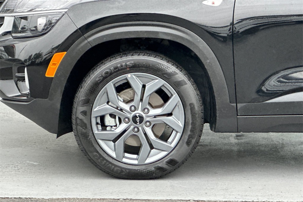 used 2025 Kia Seltos car, priced at $24,947