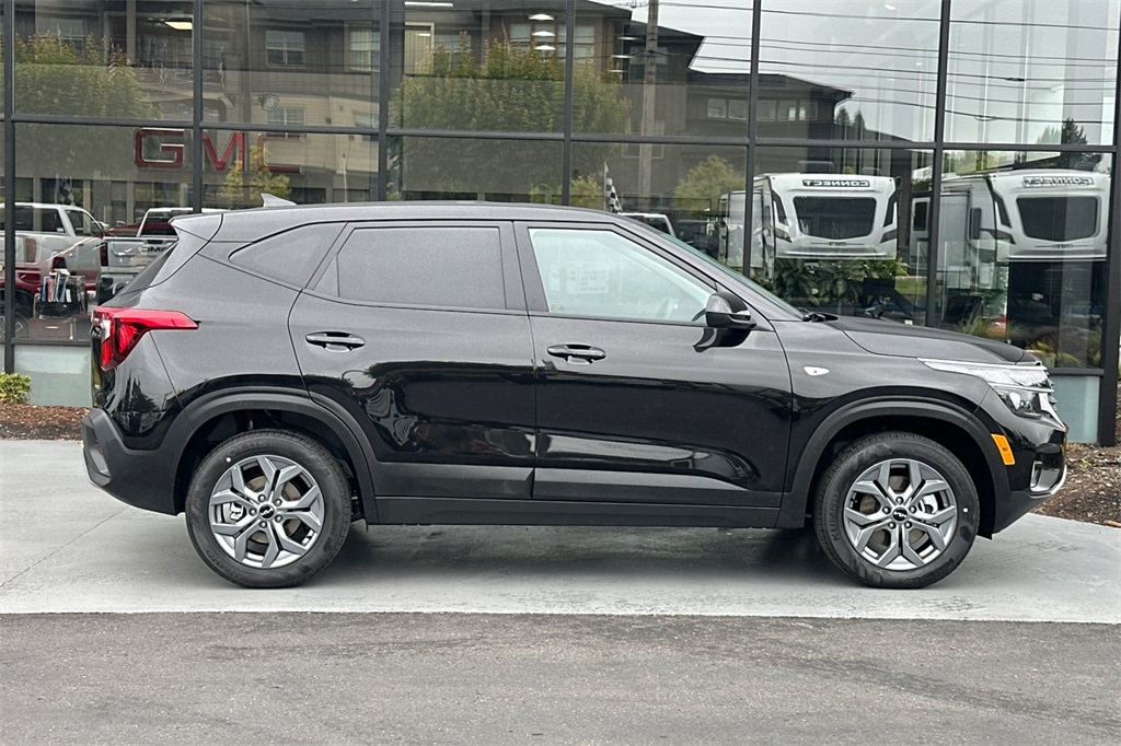 used 2025 Kia Seltos car, priced at $24,947