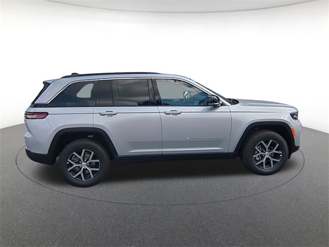 new 2025 Jeep Grand Cherokee car, priced at $40,195