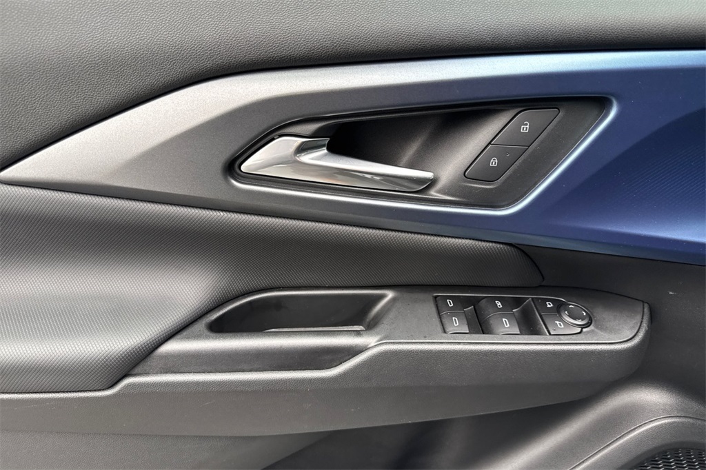 used 2025 Chevrolet Equinox EV car, priced at $26,918