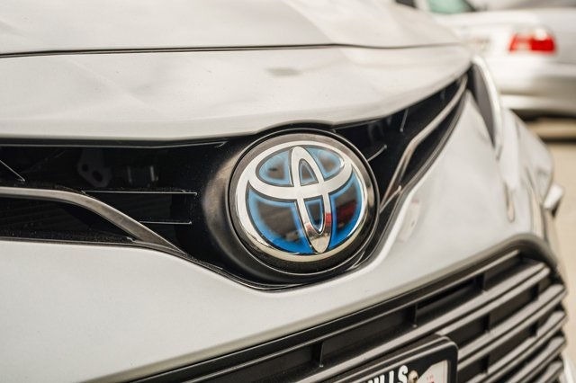 used 2022 Toyota Camry Hybrid car, priced at $26,792