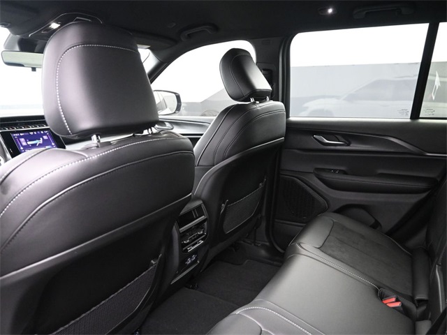 new 2025 Jeep Grand Cherokee car, priced at $38,025