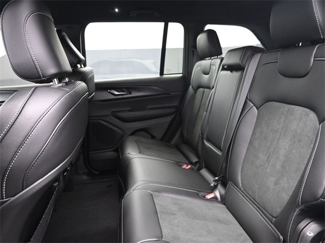 new 2025 Jeep Grand Cherokee car, priced at $38,025