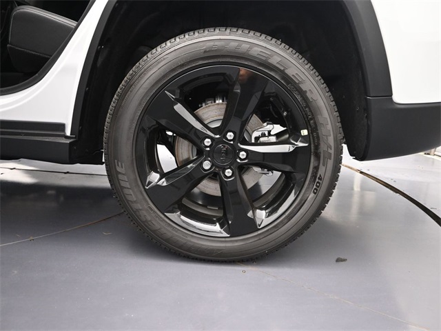 new 2025 Jeep Grand Cherokee car, priced at $38,025