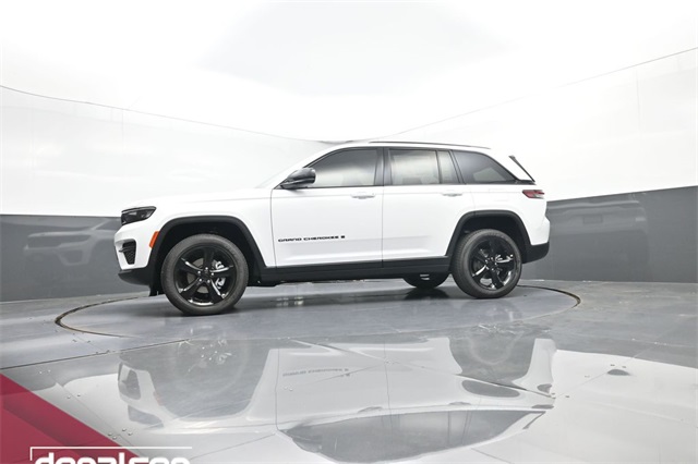 new 2025 Jeep Grand Cherokee car, priced at $38,025