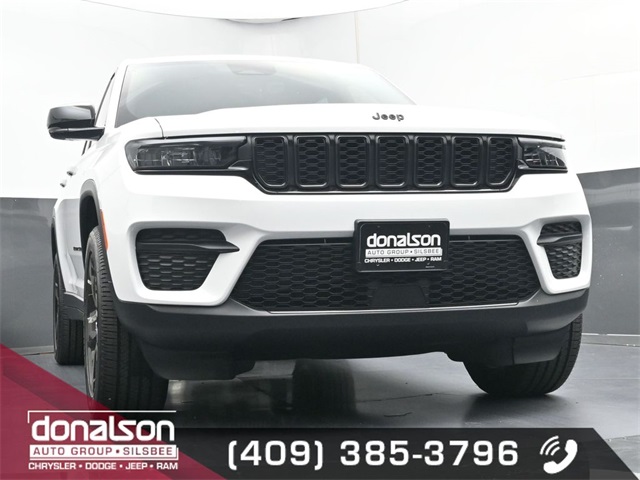new 2025 Jeep Grand Cherokee car, priced at $38,025