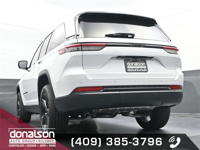 new 2025 Jeep Grand Cherokee car, priced at $38,025