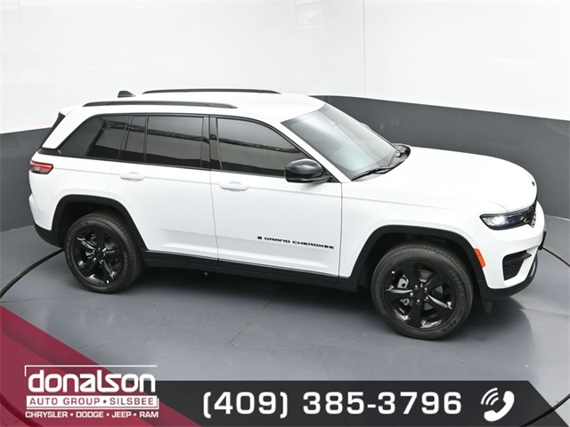 new 2025 Jeep Grand Cherokee car, priced at $38,025