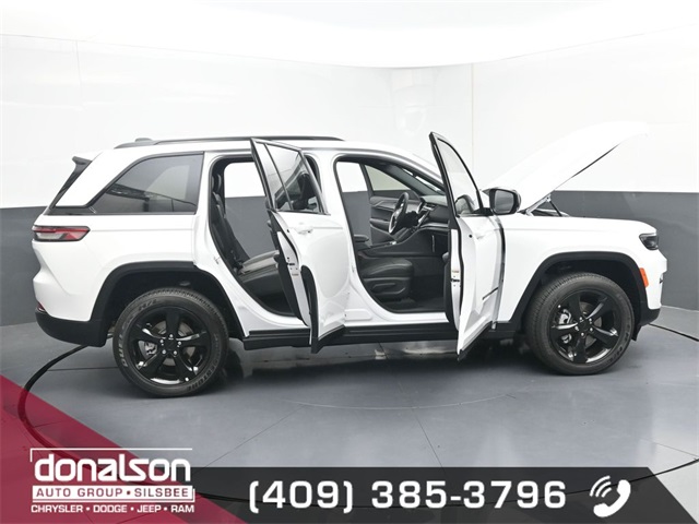 new 2025 Jeep Grand Cherokee car, priced at $38,025