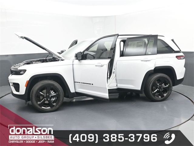 new 2025 Jeep Grand Cherokee car, priced at $38,025