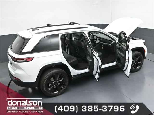 new 2025 Jeep Grand Cherokee car, priced at $38,025