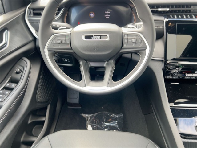 new 2025 Jeep Grand Cherokee car, priced at $36,139