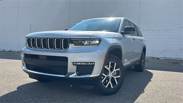new 2025 Jeep Grand Cherokee L car, priced at $48,215