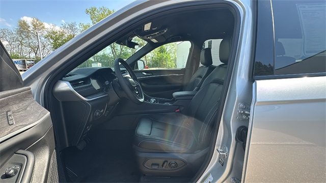 new 2025 Jeep Grand Cherokee L car, priced at $48,215