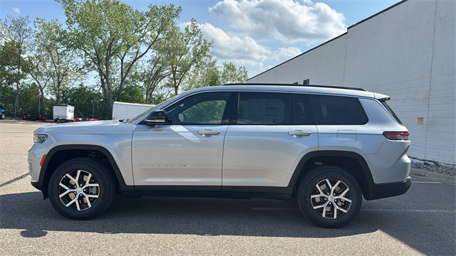 new 2025 Jeep Grand Cherokee L car, priced at $48,215