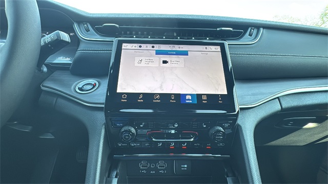 new 2025 Jeep Grand Cherokee L car, priced at $48,215