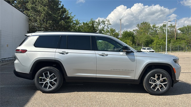new 2025 Jeep Grand Cherokee L car, priced at $48,215