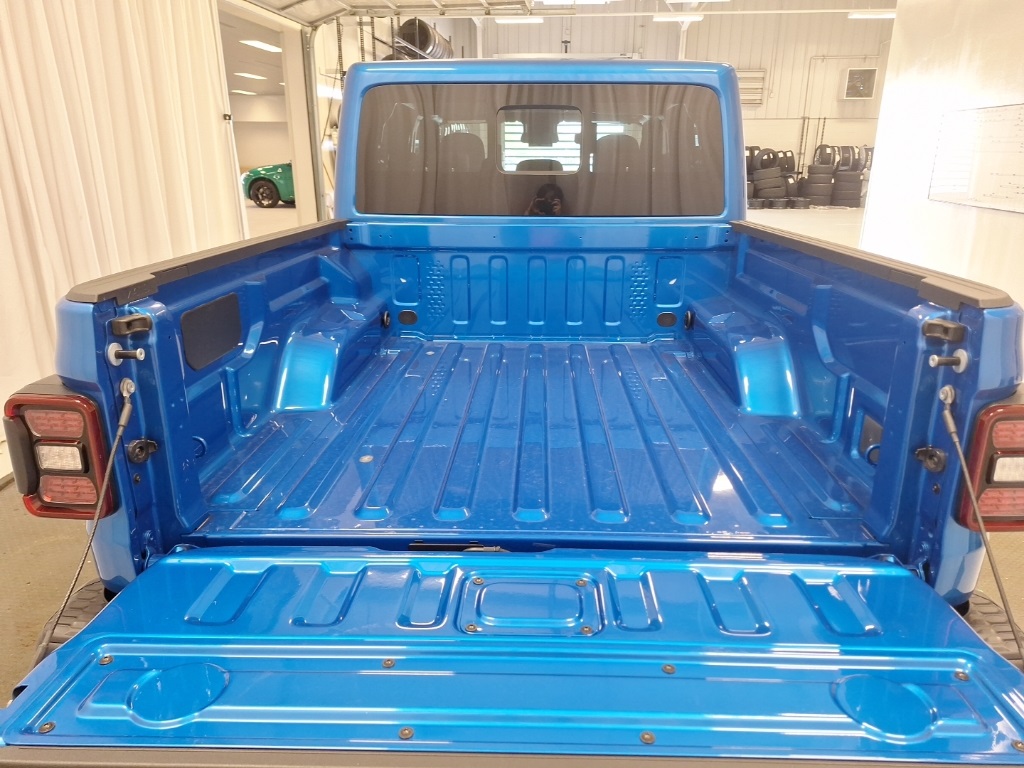 new 2025 Jeep Gladiator car, priced at $50,499