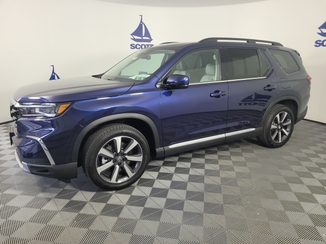 used 2025 Honda Pilot car, priced at $51,993