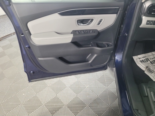 used 2025 Honda Pilot car, priced at $51,993