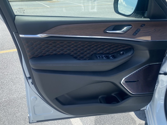 new 2025 Jeep Grand Cherokee car, priced at $52,050