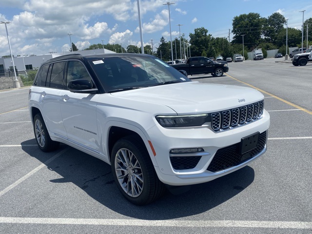 new 2025 Jeep Grand Cherokee car, priced at $52,050