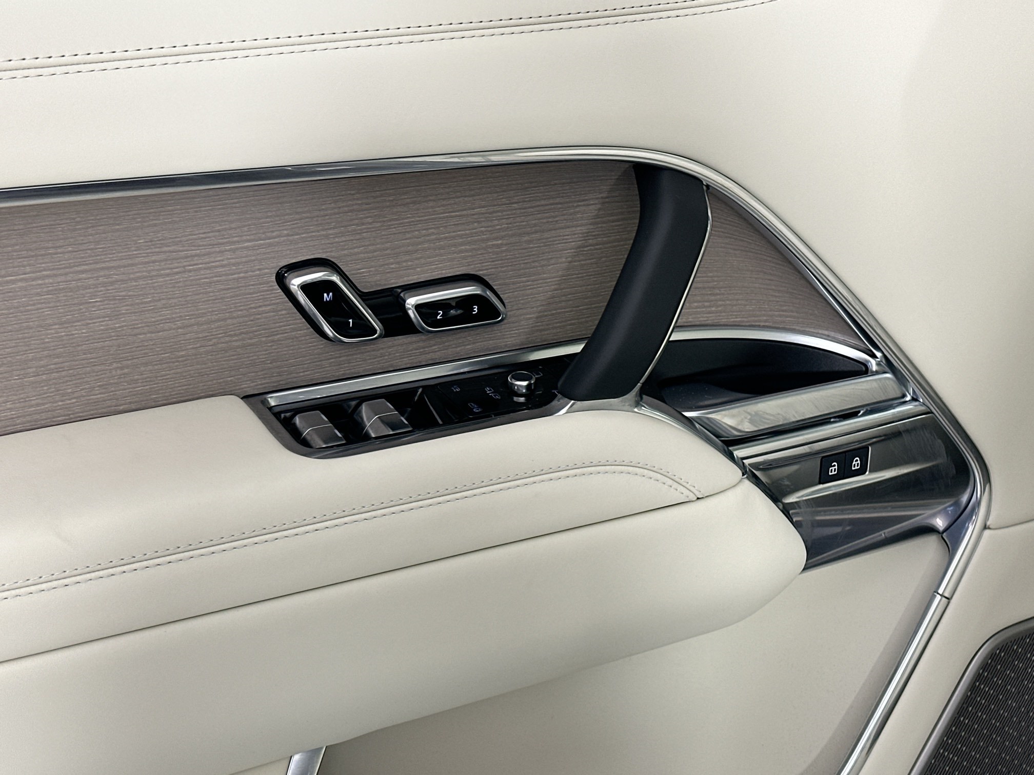new 2025 Land Rover Range Rover car, priced at $184,480