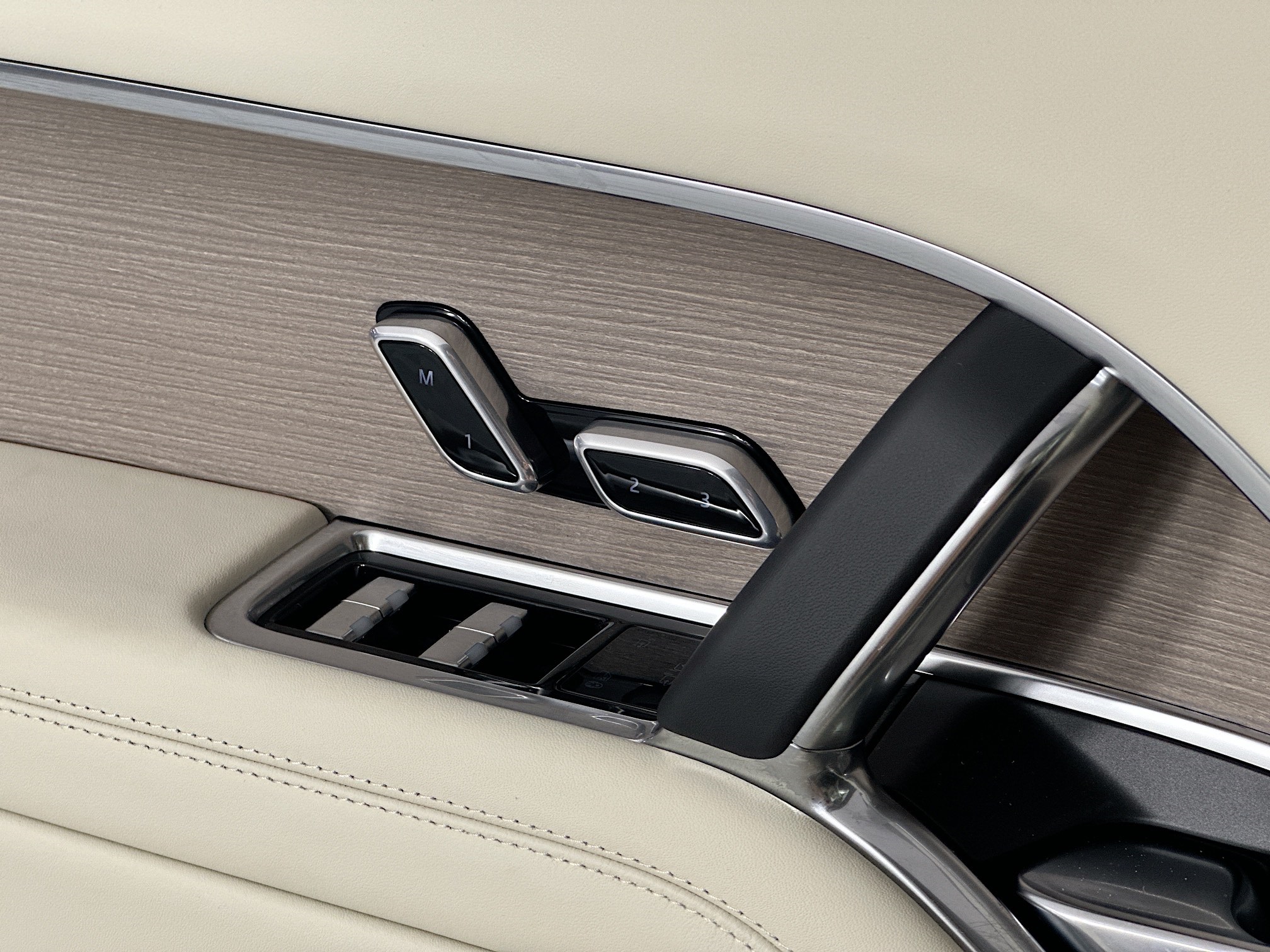 new 2025 Land Rover Range Rover car, priced at $184,480
