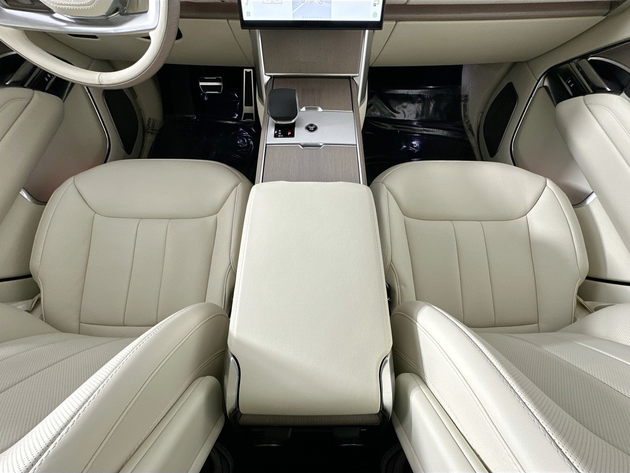 new 2025 Land Rover Range Rover car, priced at $184,480