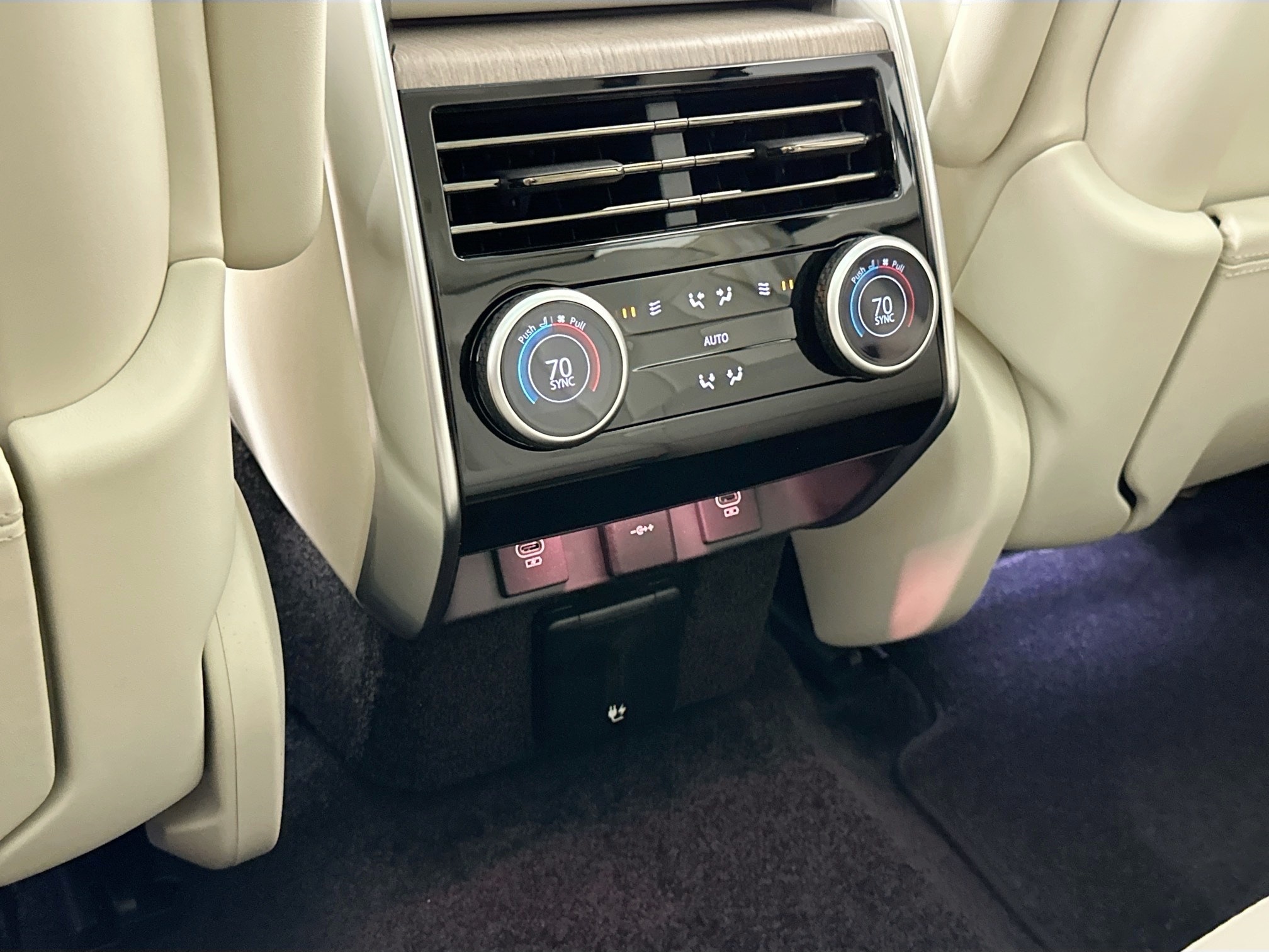new 2025 Land Rover Range Rover car, priced at $184,480