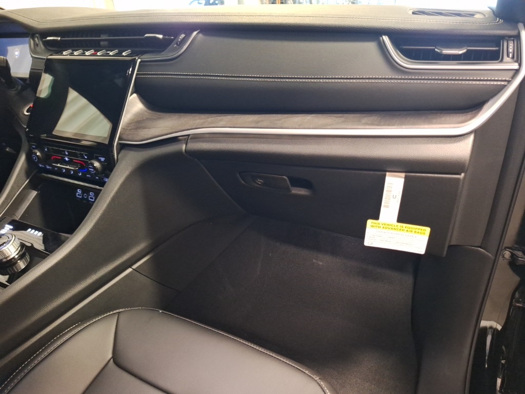 new 2025 Jeep Grand Cherokee L car, priced at $52,335