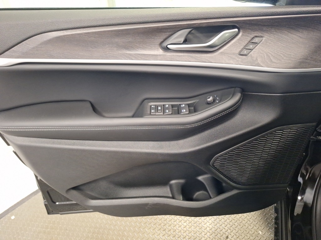 new 2025 Jeep Grand Cherokee L car, priced at $52,335