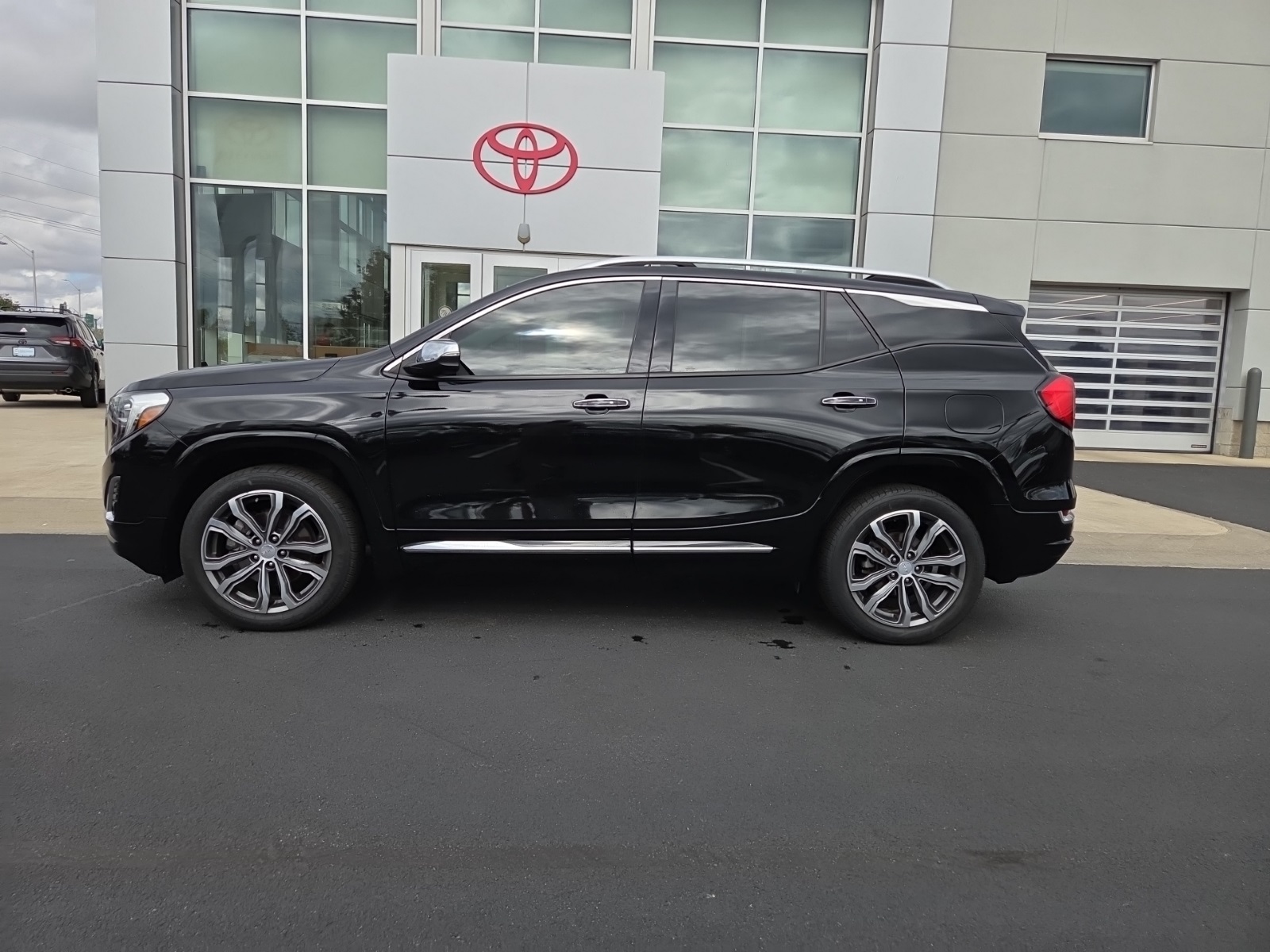 used 2018 GMC Terrain car, priced at $19,368