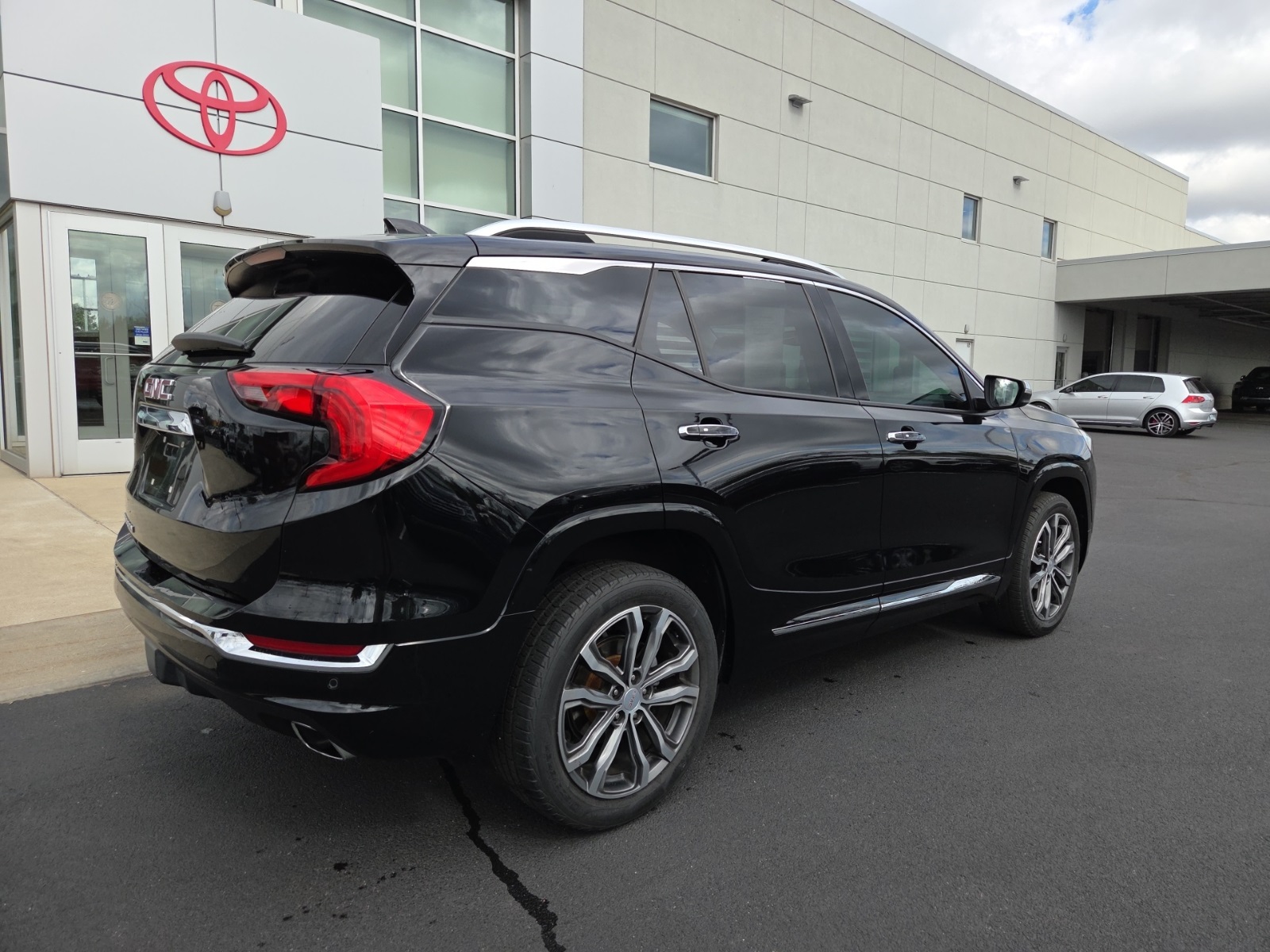 used 2018 GMC Terrain car, priced at $19,368