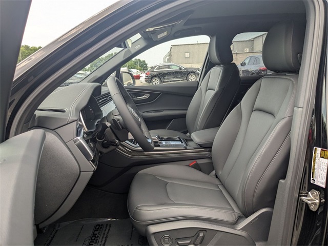 new 2025 Audi Q7 car, priced at $72,350
