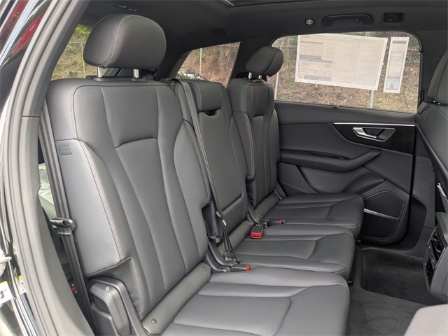 new 2025 Audi Q7 car, priced at $72,350