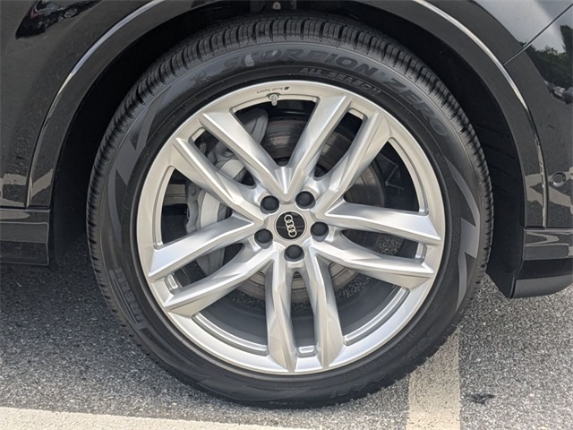 new 2025 Audi Q7 car, priced at $72,350