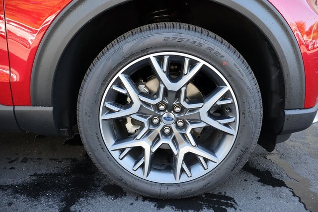 new 2025 Ford Explorer car, priced at $58,901