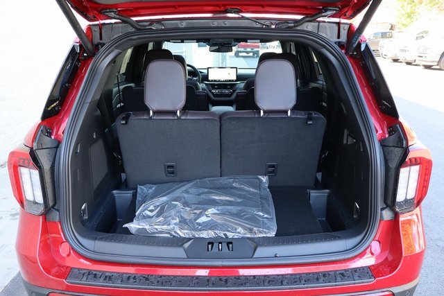 new 2025 Ford Explorer car, priced at $58,901
