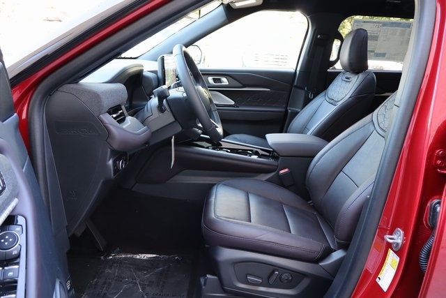 new 2025 Ford Explorer car, priced at $58,901