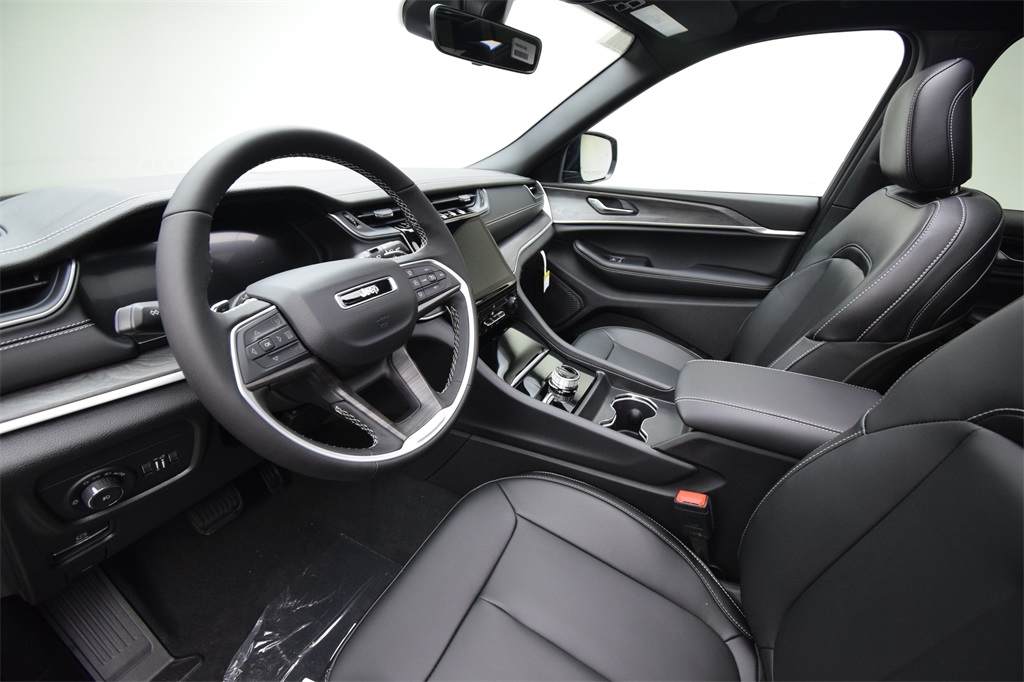 new 2025 Jeep Grand Cherokee L car, priced at $50,634