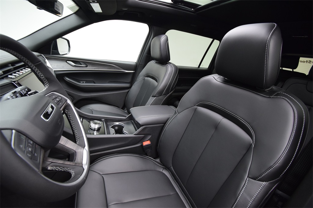 new 2025 Jeep Grand Cherokee L car, priced at $50,634