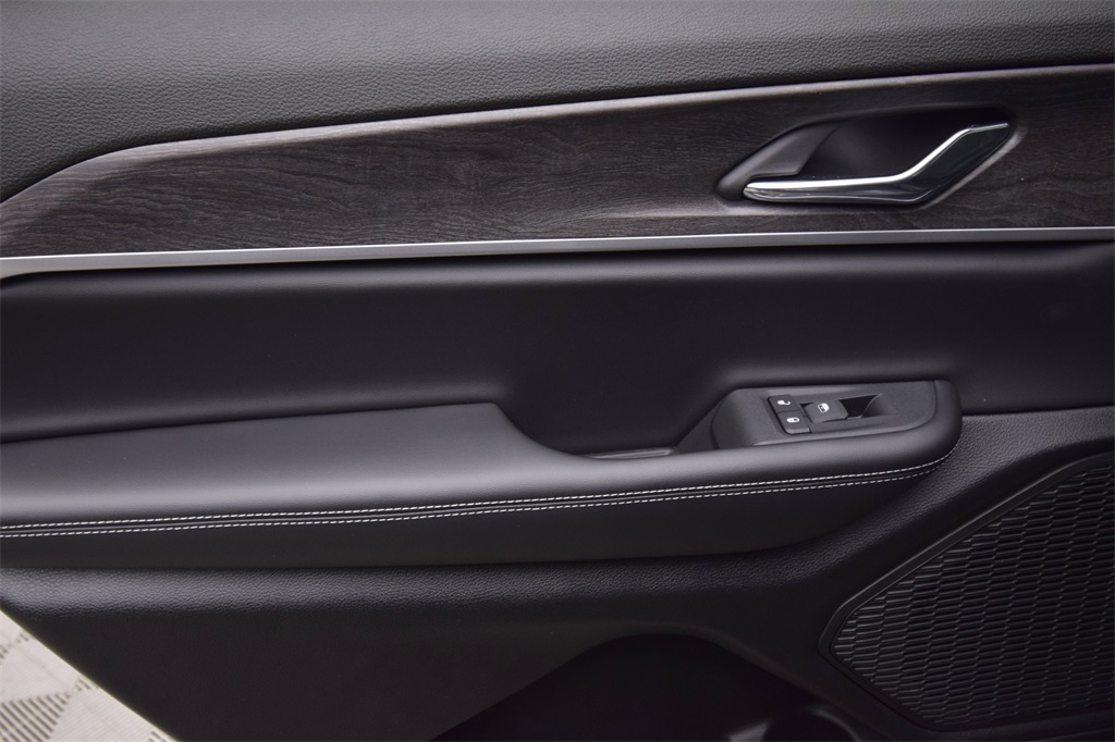 new 2025 Jeep Grand Cherokee L car, priced at $50,634