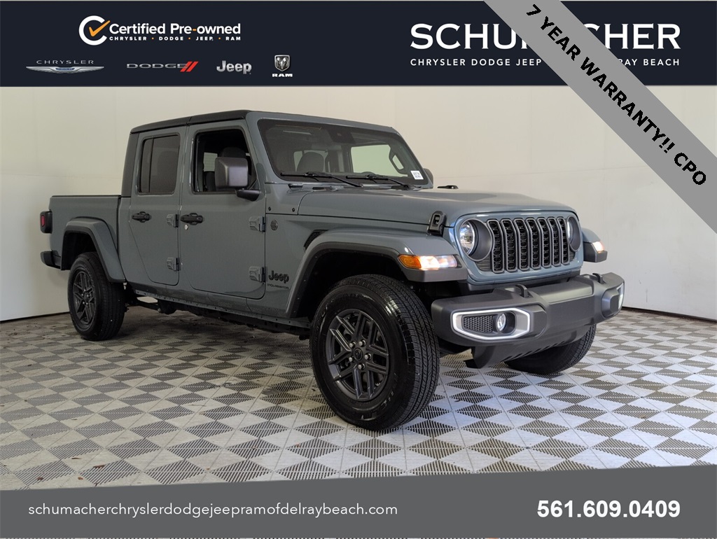 used 2025 Jeep Gladiator car, priced at $39,000
