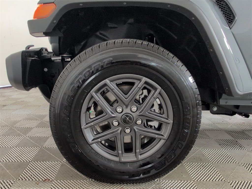 used 2025 Jeep Gladiator car, priced at $39,000