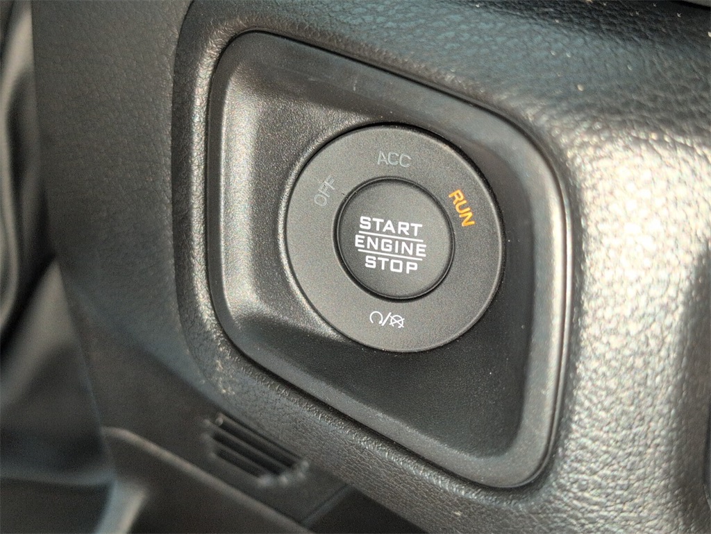 used 2025 Jeep Gladiator car, priced at $39,000