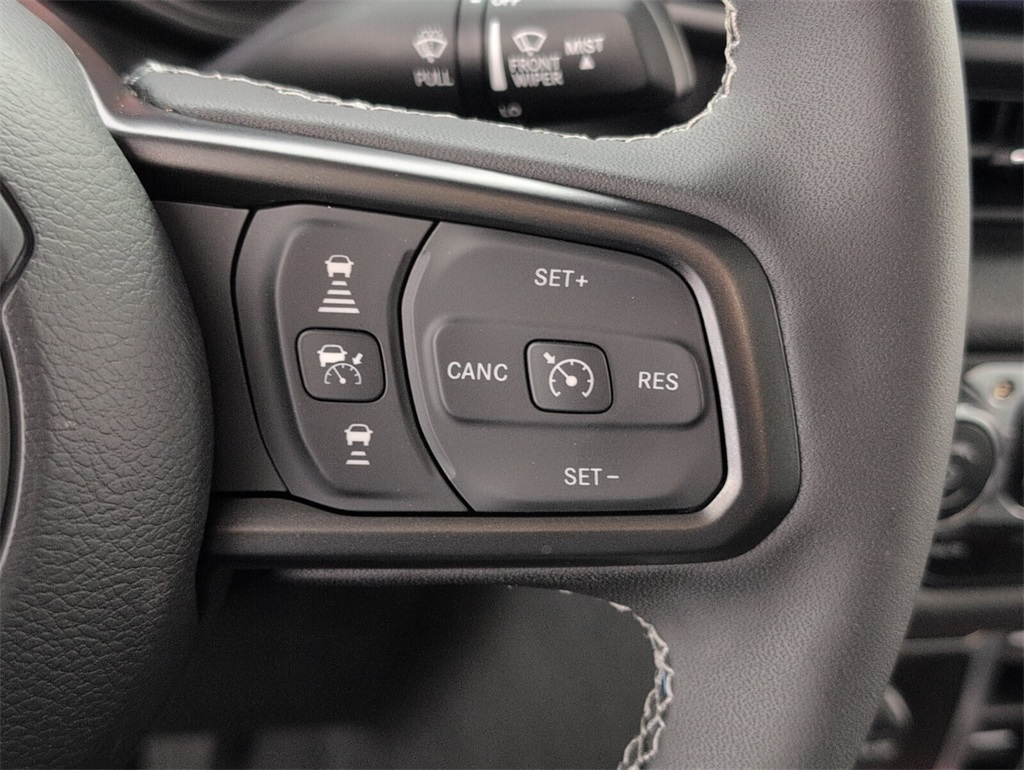 used 2025 Jeep Gladiator car, priced at $39,000