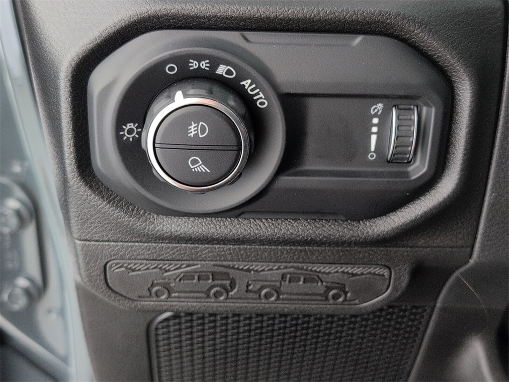 used 2025 Jeep Gladiator car, priced at $39,000